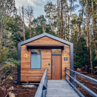 Discovery-Parks-Cradle-Mountain-Premium-Mountain-Cabin-Exterior-Front