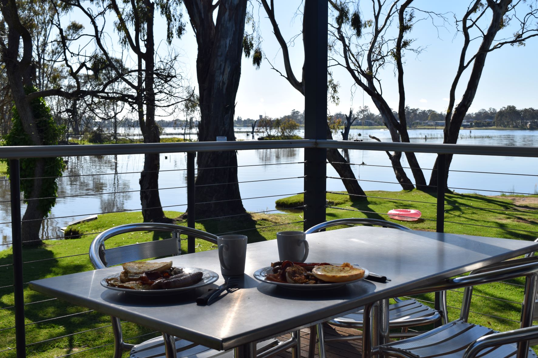 Best victorian staycations nagambie lakes wyld family travel lakesdie cabins2