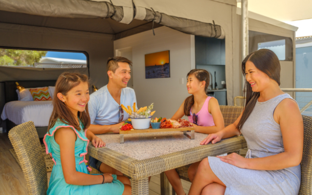 Utlimate guide to holiday parks for families glamping